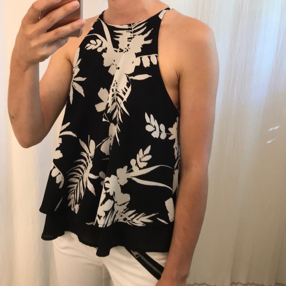 Miami breezy black & white tropical flower top